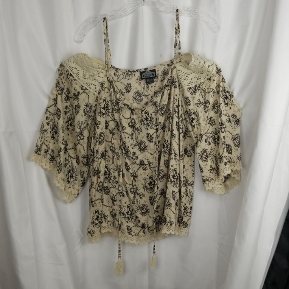 Angie women's cold- shoulder long sleeve top preow
